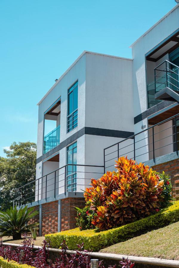 Hotel Syvanna Wellness And Spa Cerritos Exterior foto
